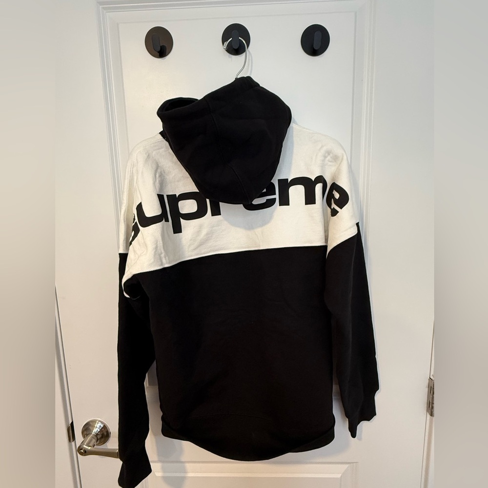 Supreme Blocked Hooded Sweatshirt 'Black'
SIZE M